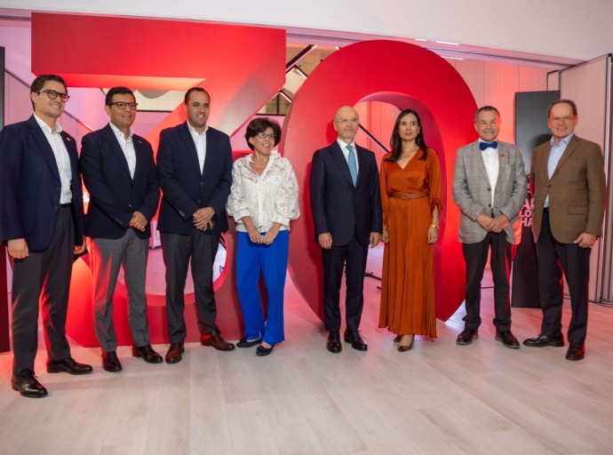 TRES DÉCADAS TRANSFORMANDO VIDAS A TRAVÉS DE LA EDUCACIÓN