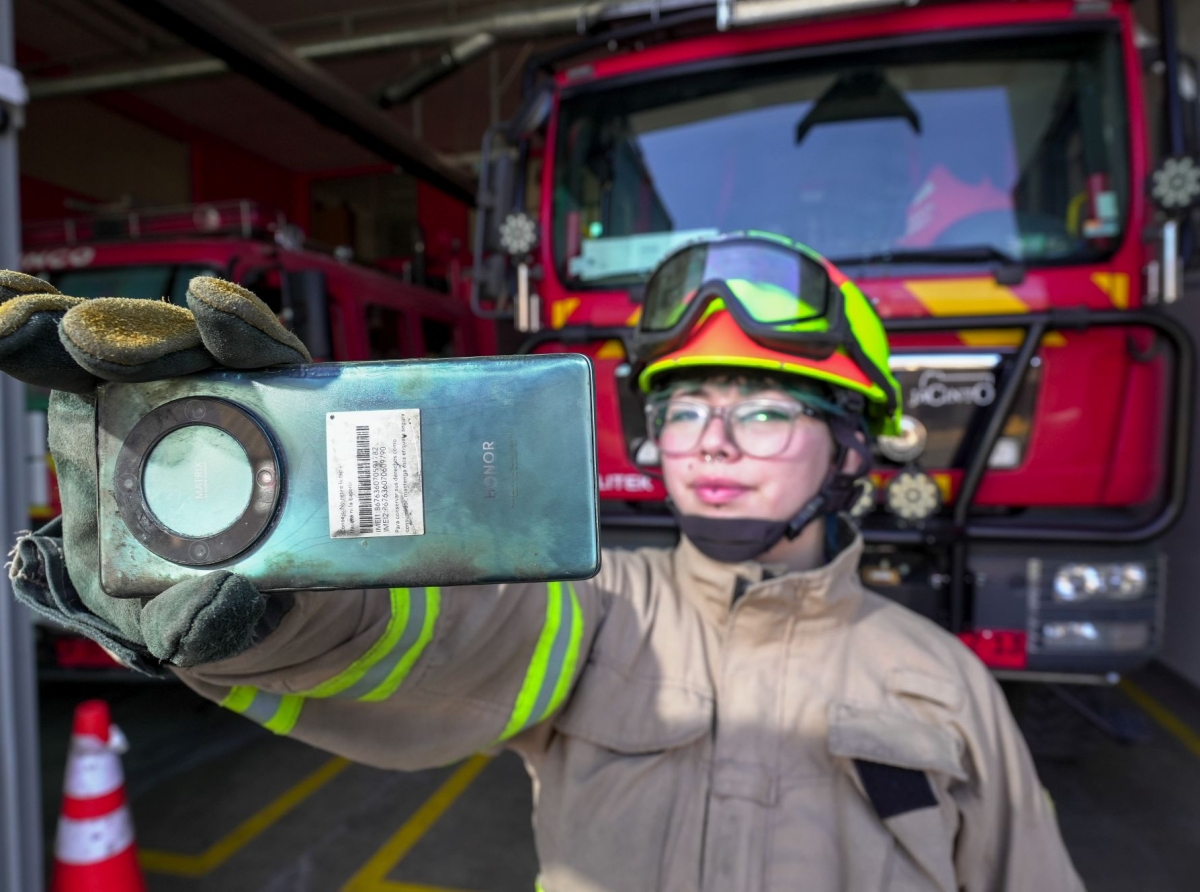 SMARTPHONE PASA PRUEBA DE FUEGO