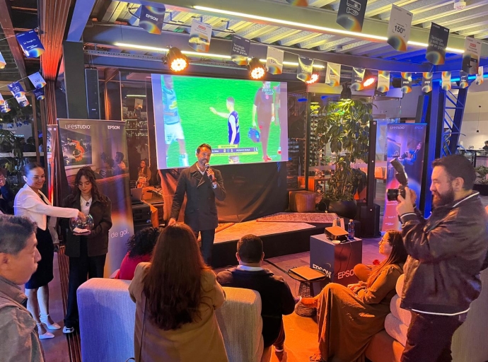 CINE PORTÁTIL CON SONIDO PREMIUM LLEGA A ECUADOR